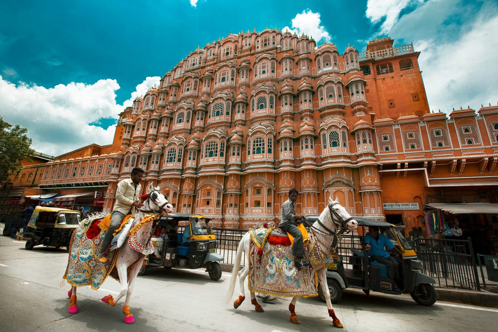 Jaipur city — forts, bazaars and local life near the hotel